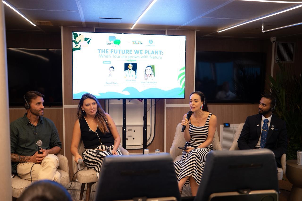 Barco movido a hidrogênio verde recebe debate sobre turismo sustentável na Amazônia