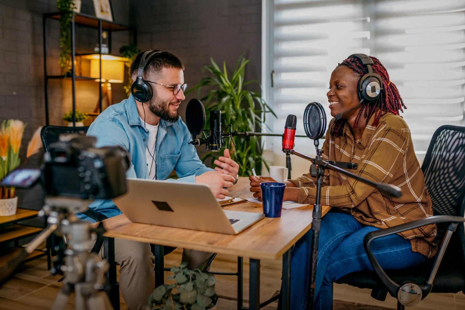 Jornalistas e criadores de conteúdo podem inscrever trabalhos no Prêmio Sicredi Comunicação em Rede, com premiação total de R$220 mil